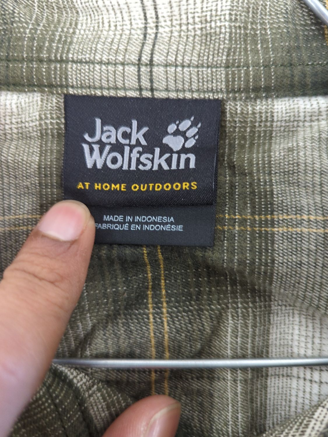 Jack Wolfskin Green Plaid Button-Down Shirt - Size L
