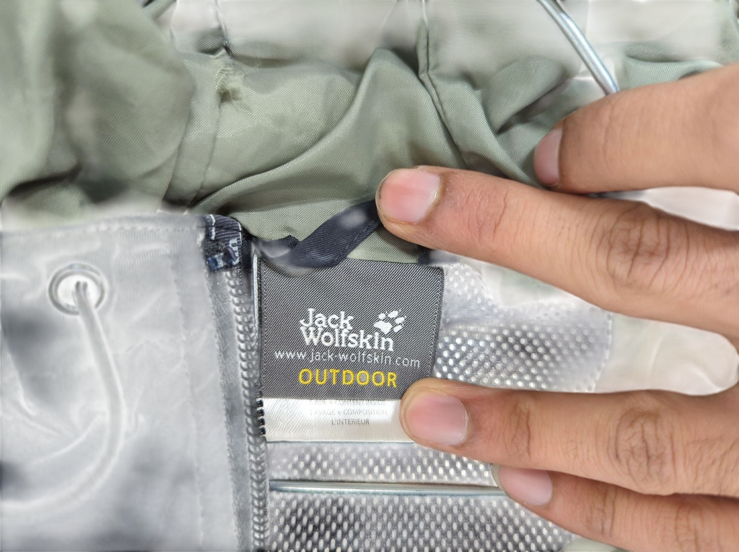 Jack Wolfskin Black Windbreaker Jacket - Size M