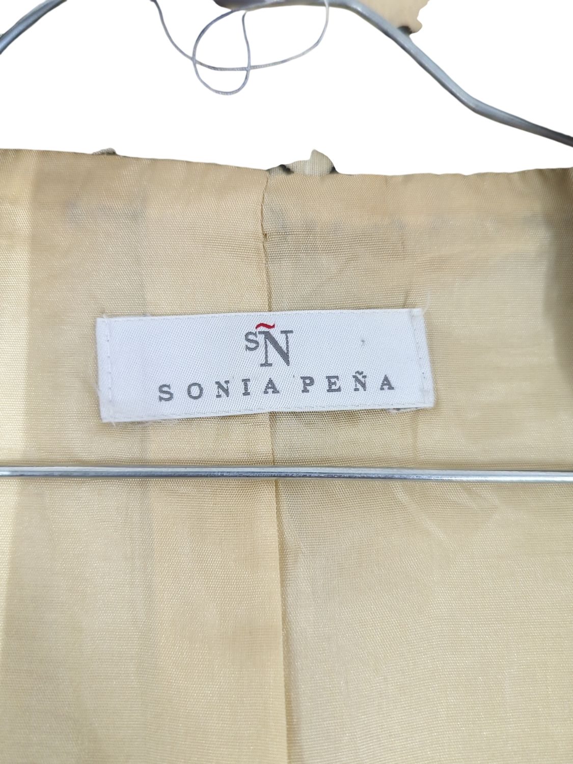 Sonia Peña Elegant Cream Silk Blazer with Black Lace Trim - Size 42