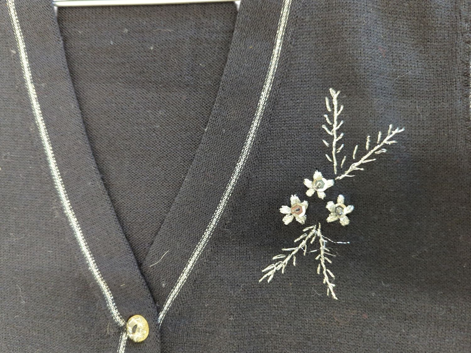 Black Lambswool Blend V-Neck Sweater Vest with Floral Embroidery