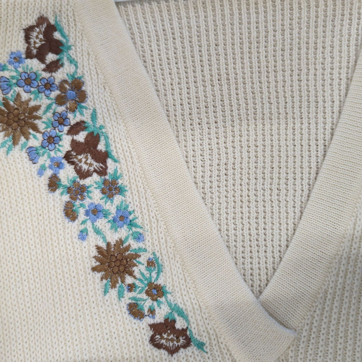 Cream Knit Sweater with Floral Embroidery Detail - V-Neck