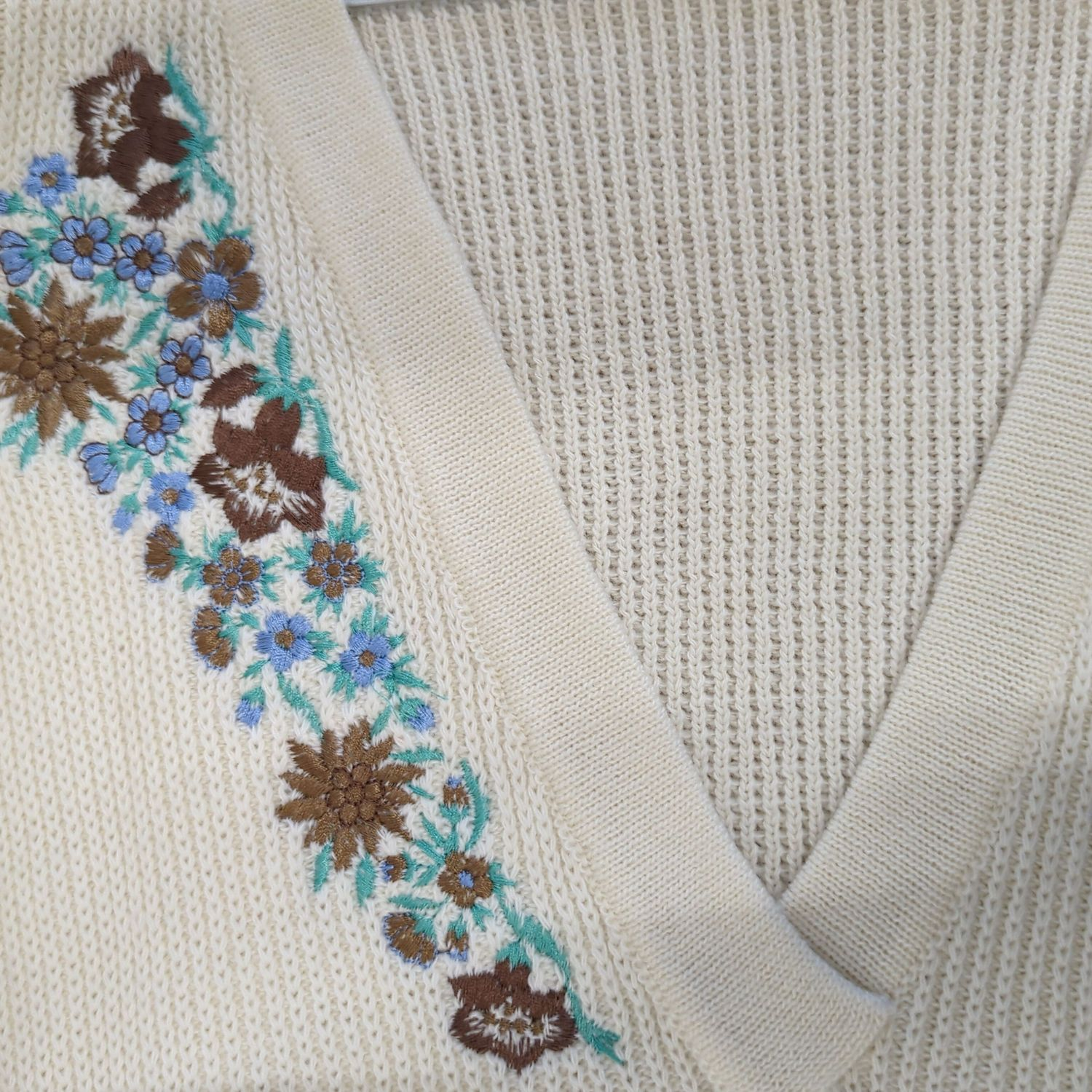 Cream Knit Sweater with Floral Embroidery Detail - V-Neck