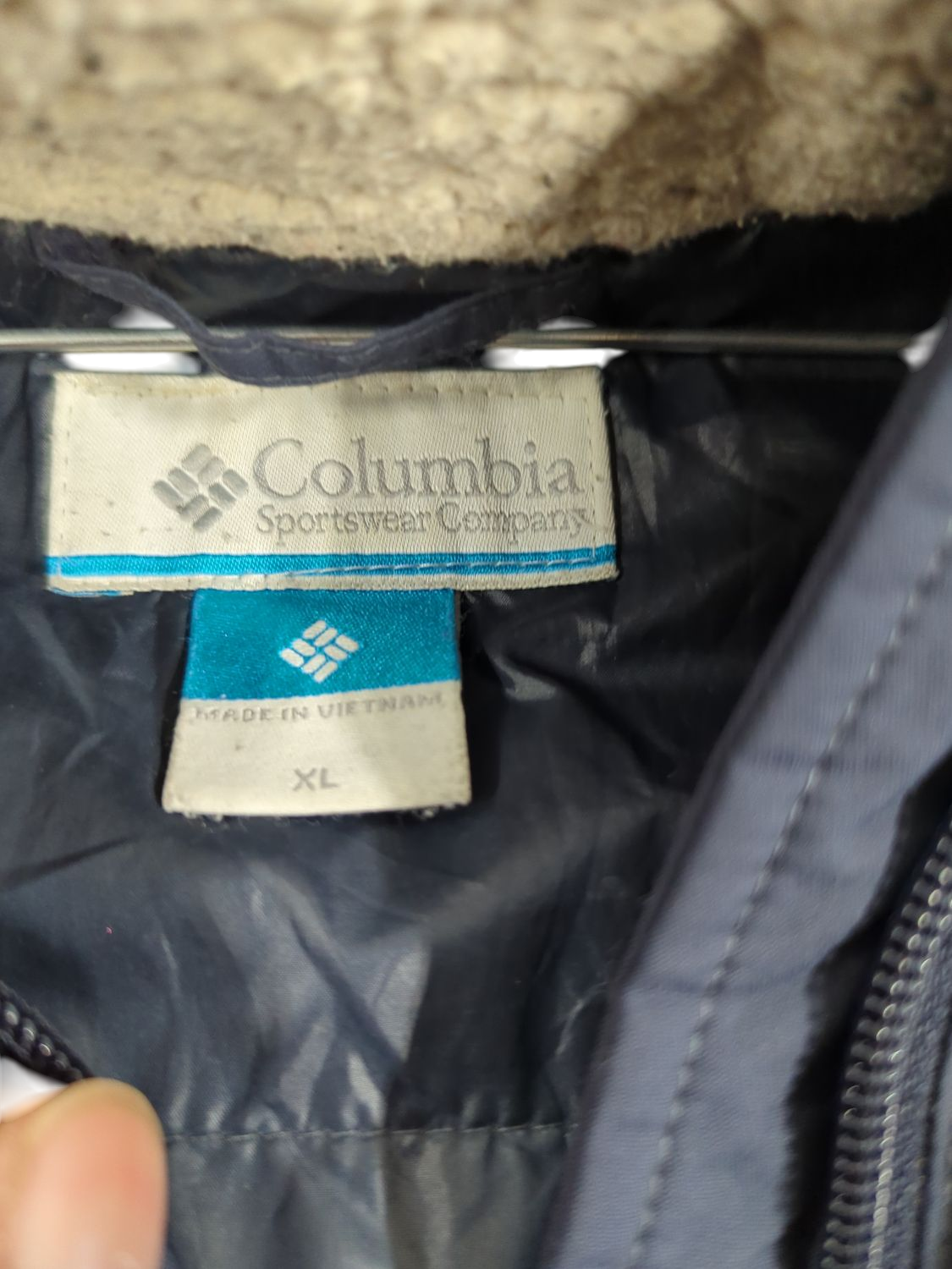Columbia Navy Parka Jacket with Fur Hood - Size XL