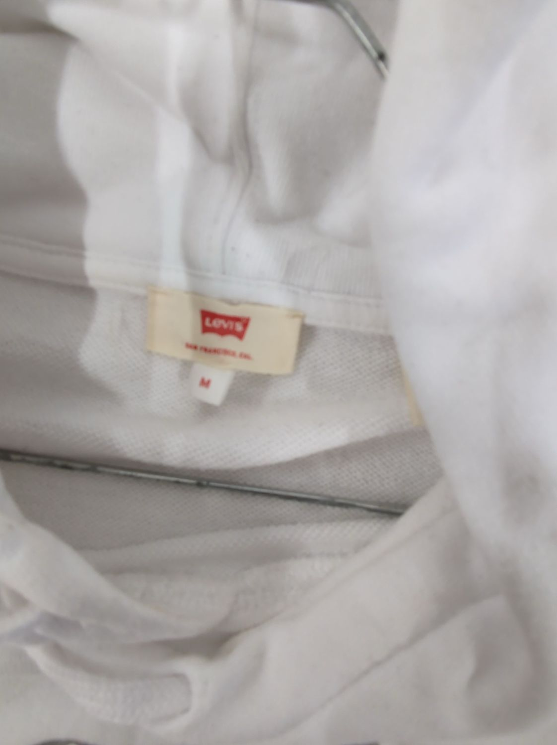 Levi's White T-shirt with Minimalist Logo - Size M
