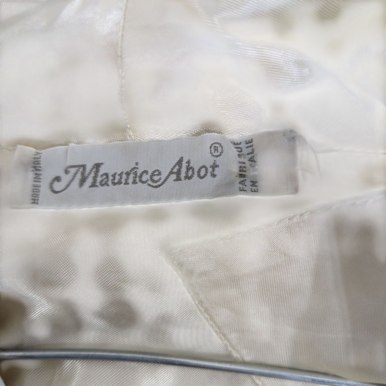 Maurice Athor Cream Embroidered Folk Scene Sweater - Vintage