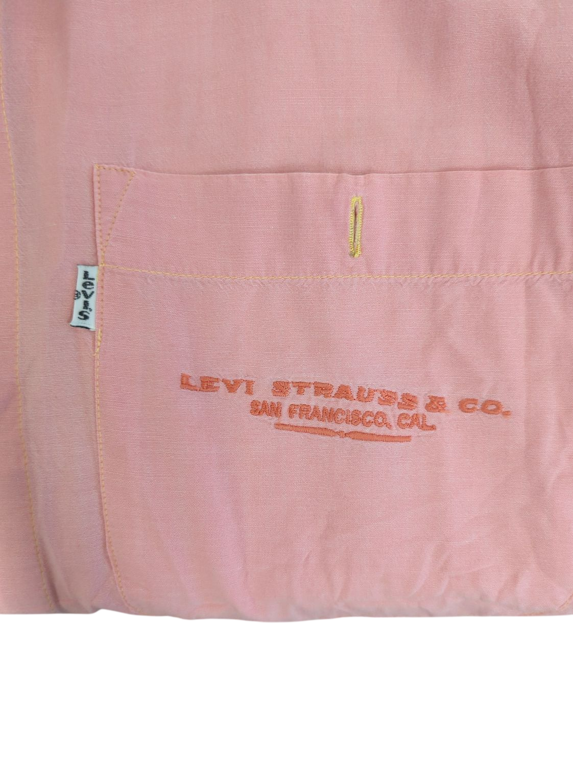 Vintage Levi's Pink Button-Down Shirt - Short Sleeve
