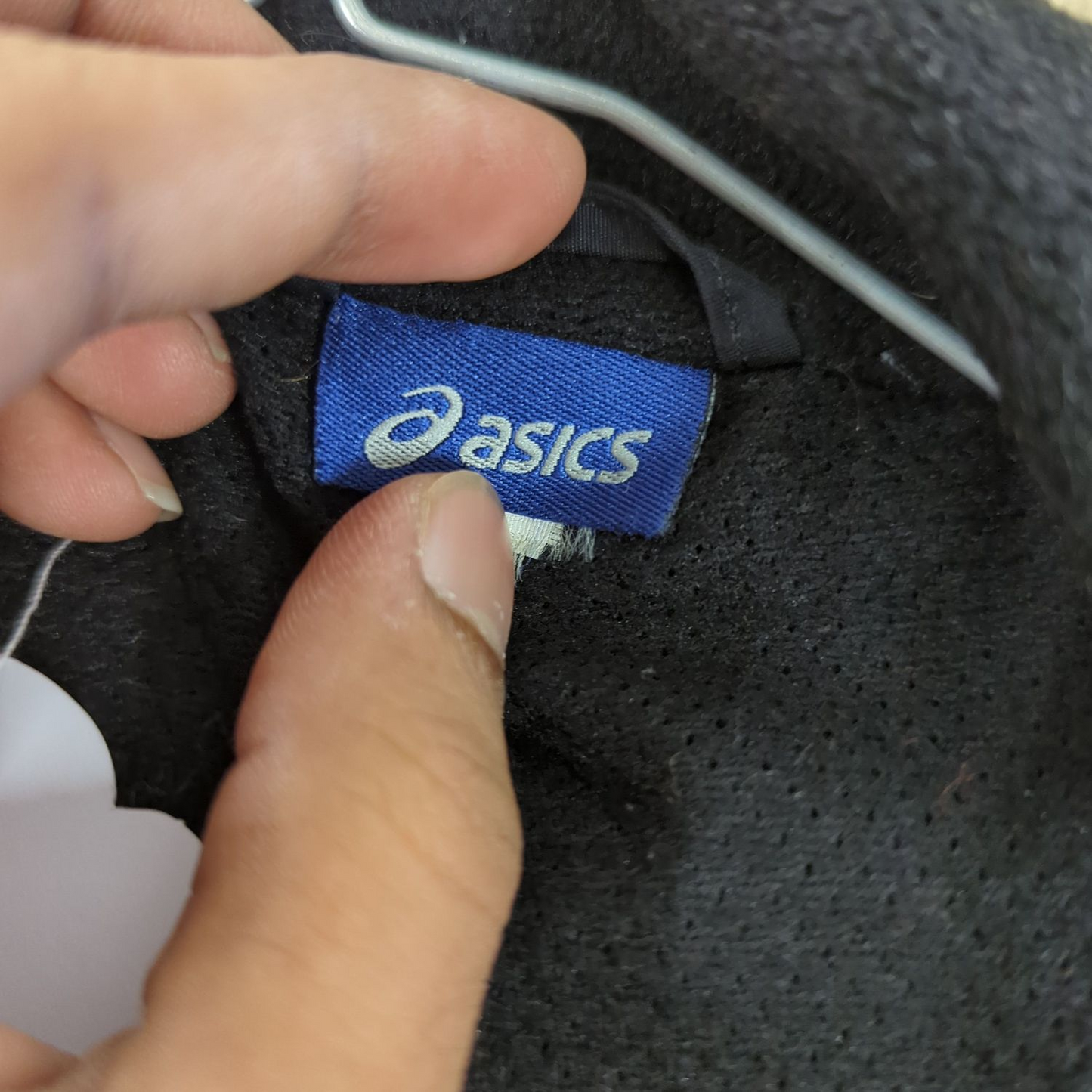 ASICS Black Windbreaker Jacket - Lightweight Outdoor Wear