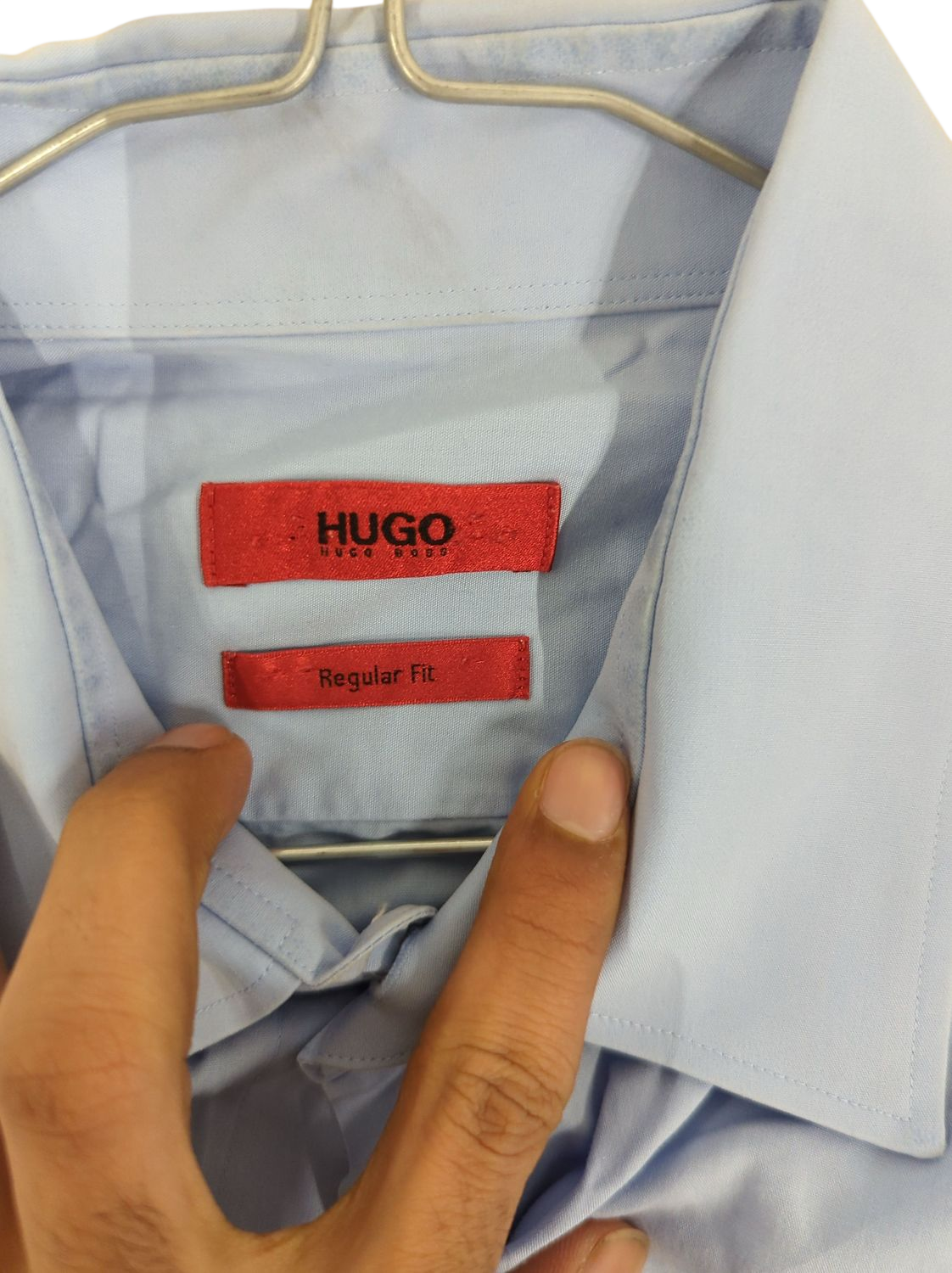HUGO BOSS Light Blue Button-Down Shirt - Regular Fit Size 43/17