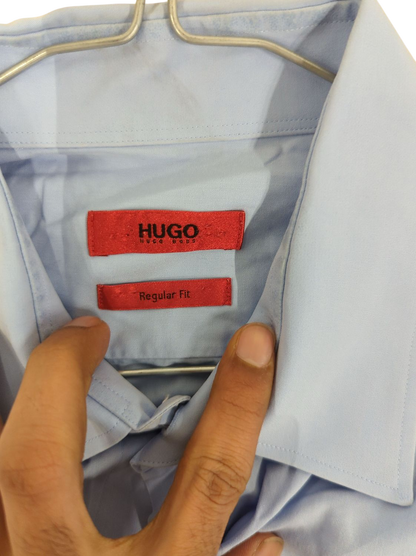 HUGO BOSS Light Blue Button-Down Shirt - Regular Fit Size 43/17