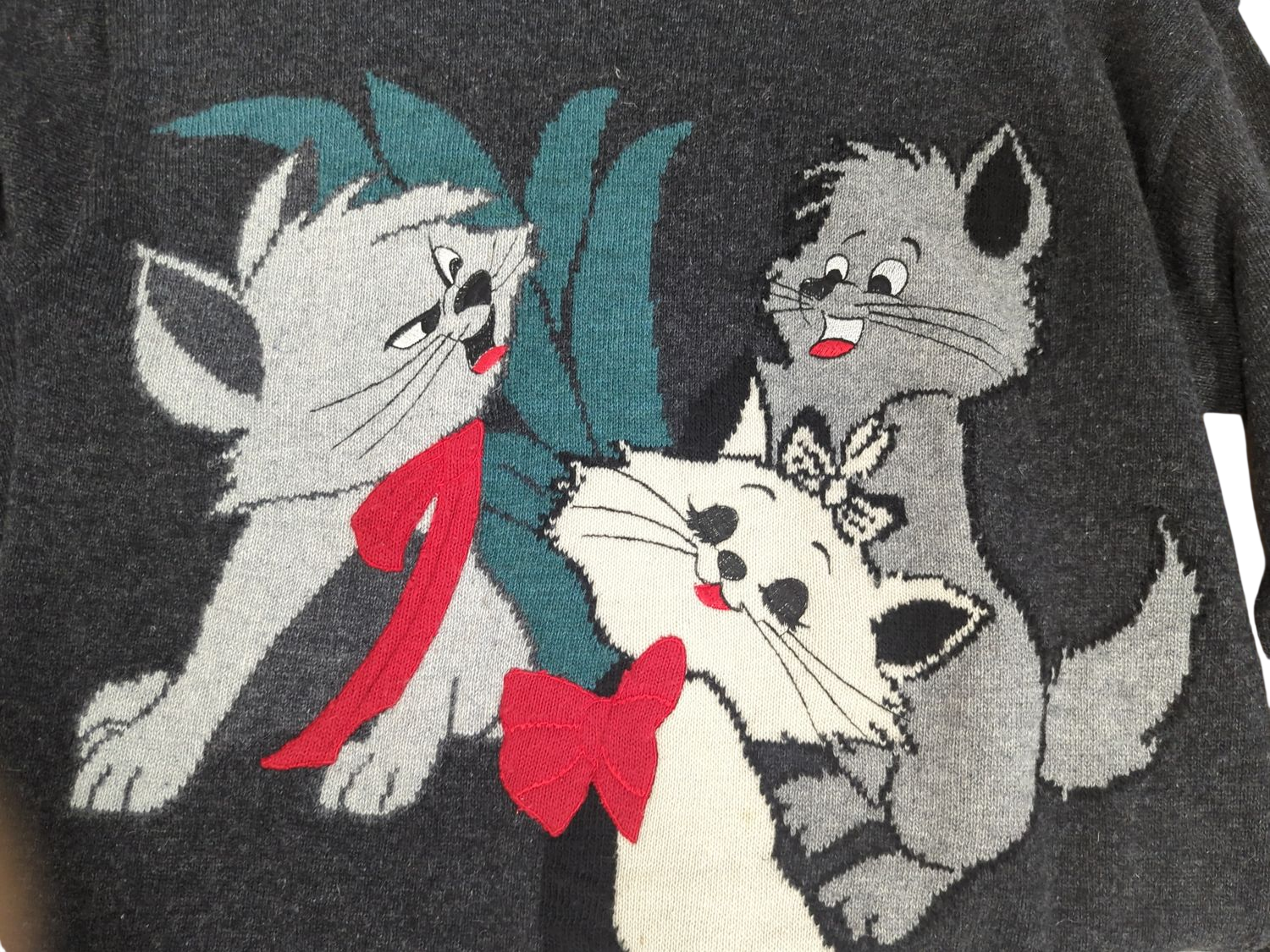 Vintage Cartoon Cat Sweater with Knitted Design - Dark Grey