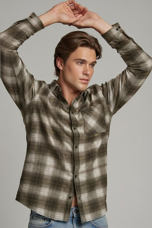 Jack Wolfskin Green Plaid Button-Down Shirt - Size L